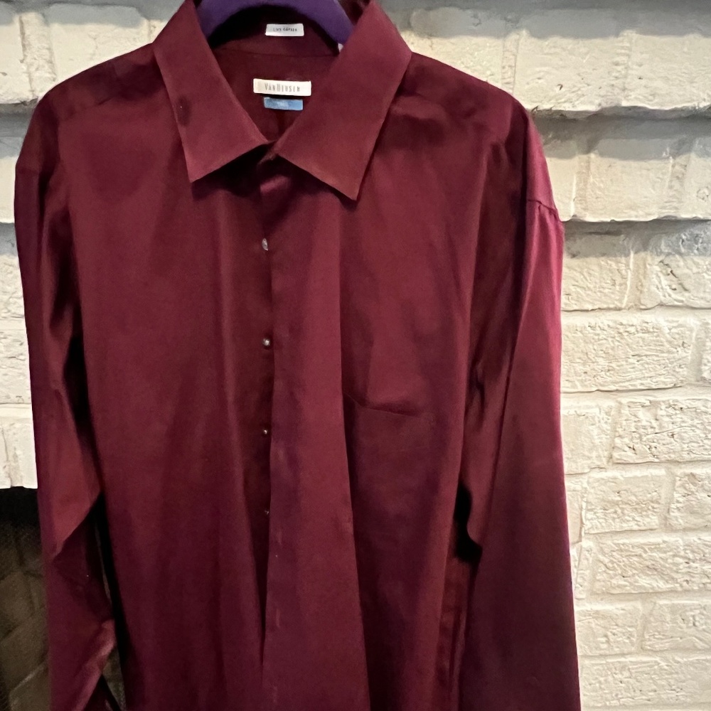 Long sleeve Van Heusin Lux Sateen shirt